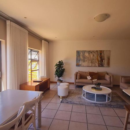 2 On Lismore Guesthouse Tokai Exterior photo