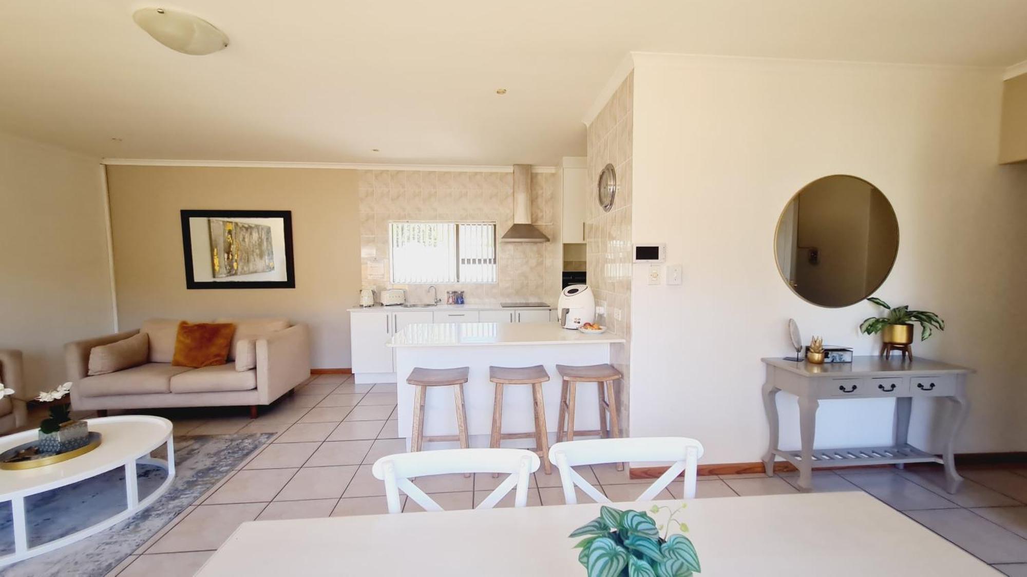 2 On Lismore Guesthouse Tokai Exterior photo